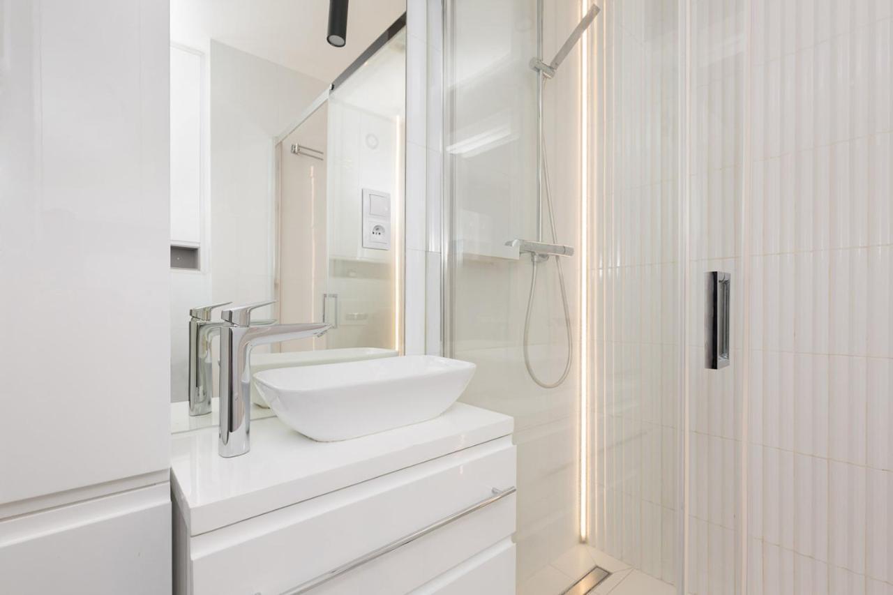 Apartament Bielany 3 Min From Metro With 5-Meals Per Day Diet Catering, Air Conditioning And Free Parking Варшава Екстер'єр фото